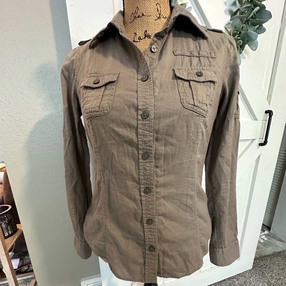 MUDD button down shirt. Women’s Sz. M